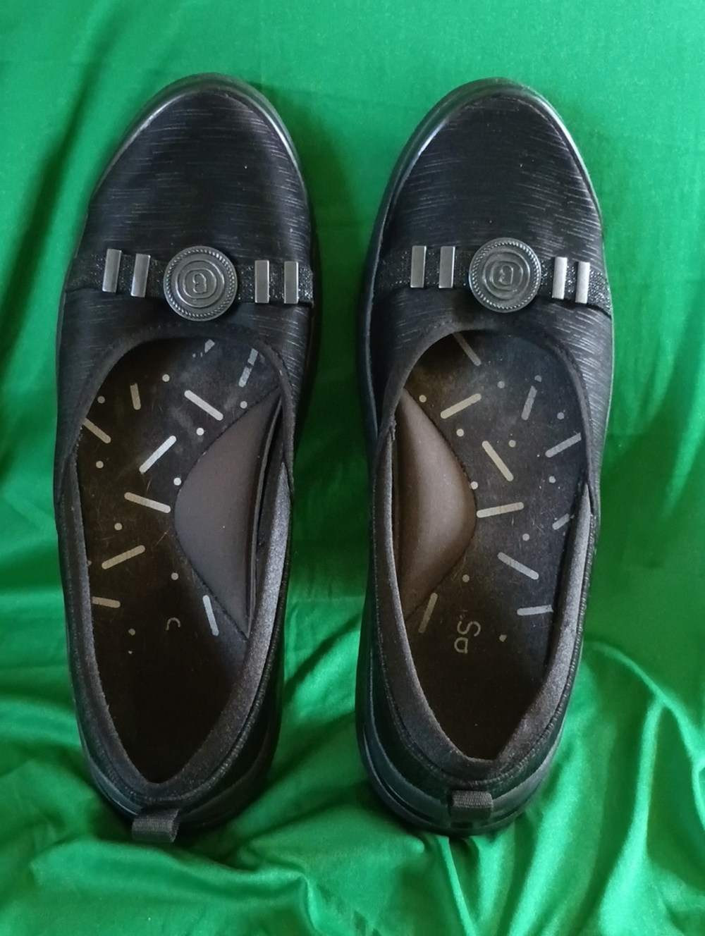 Bzees Black Slip-On  Flats with Decorative Medallion
